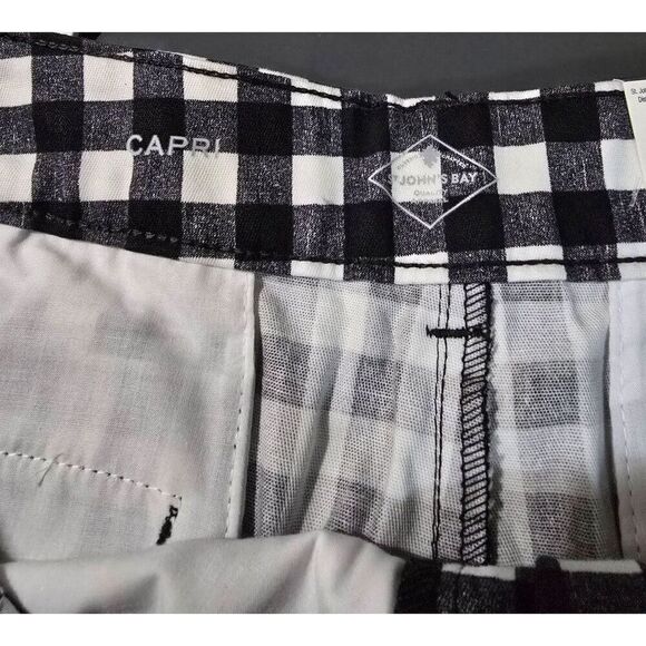 St. Johns Bay Womens Black & White Gingham Capri Pants 16P Mid-Rise Easy Fit Thr - Picture 4 of 7